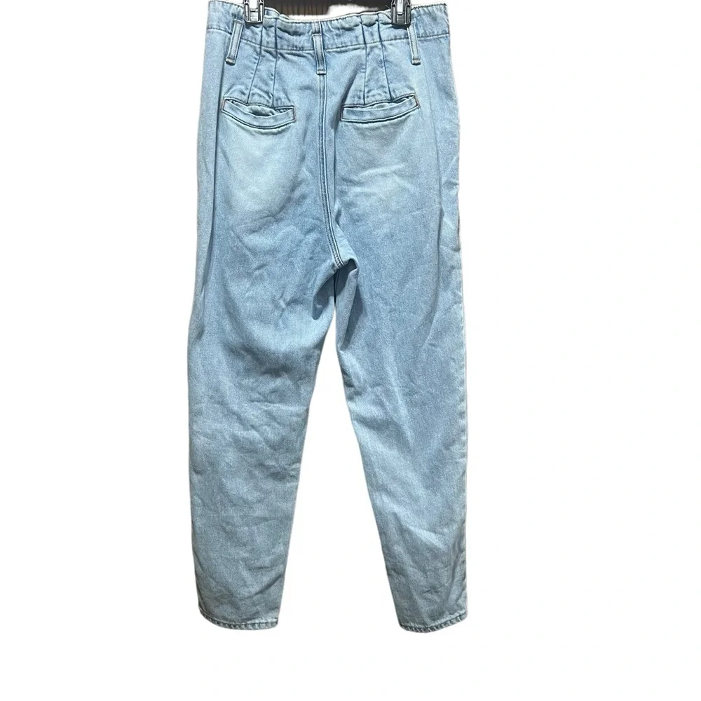 American Eagle Highest Waist Mom Jean in blue Heaven Size 4